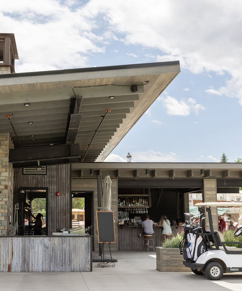 diners unwind in the 1886 Grill after a day of adventures in Midway, Utah